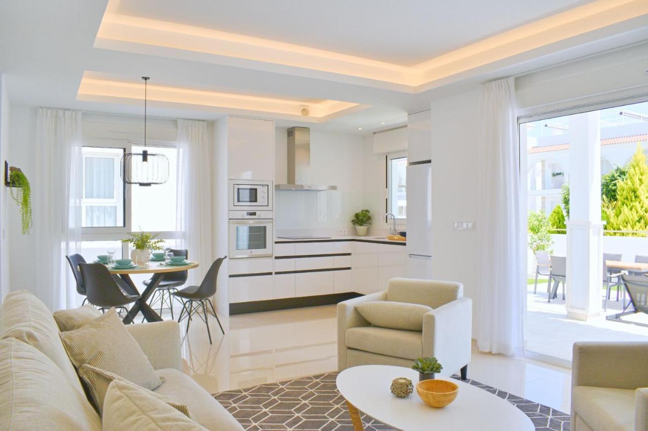 New Build Apartment On Beautiful Modern Complex Рохалес Экстерьер фото